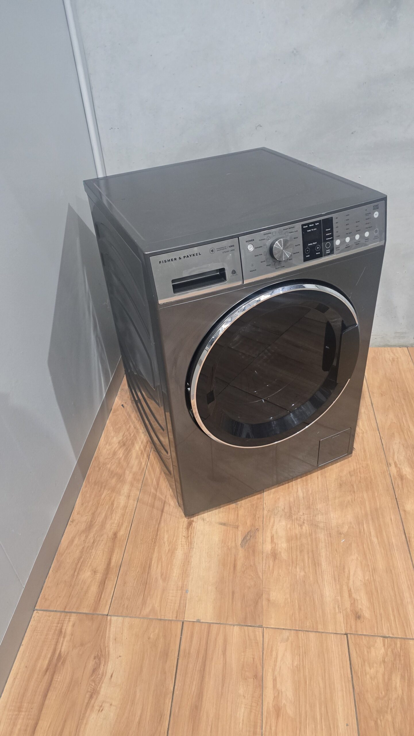 Fisher and paykel 10kg front loader washing machine with autodose