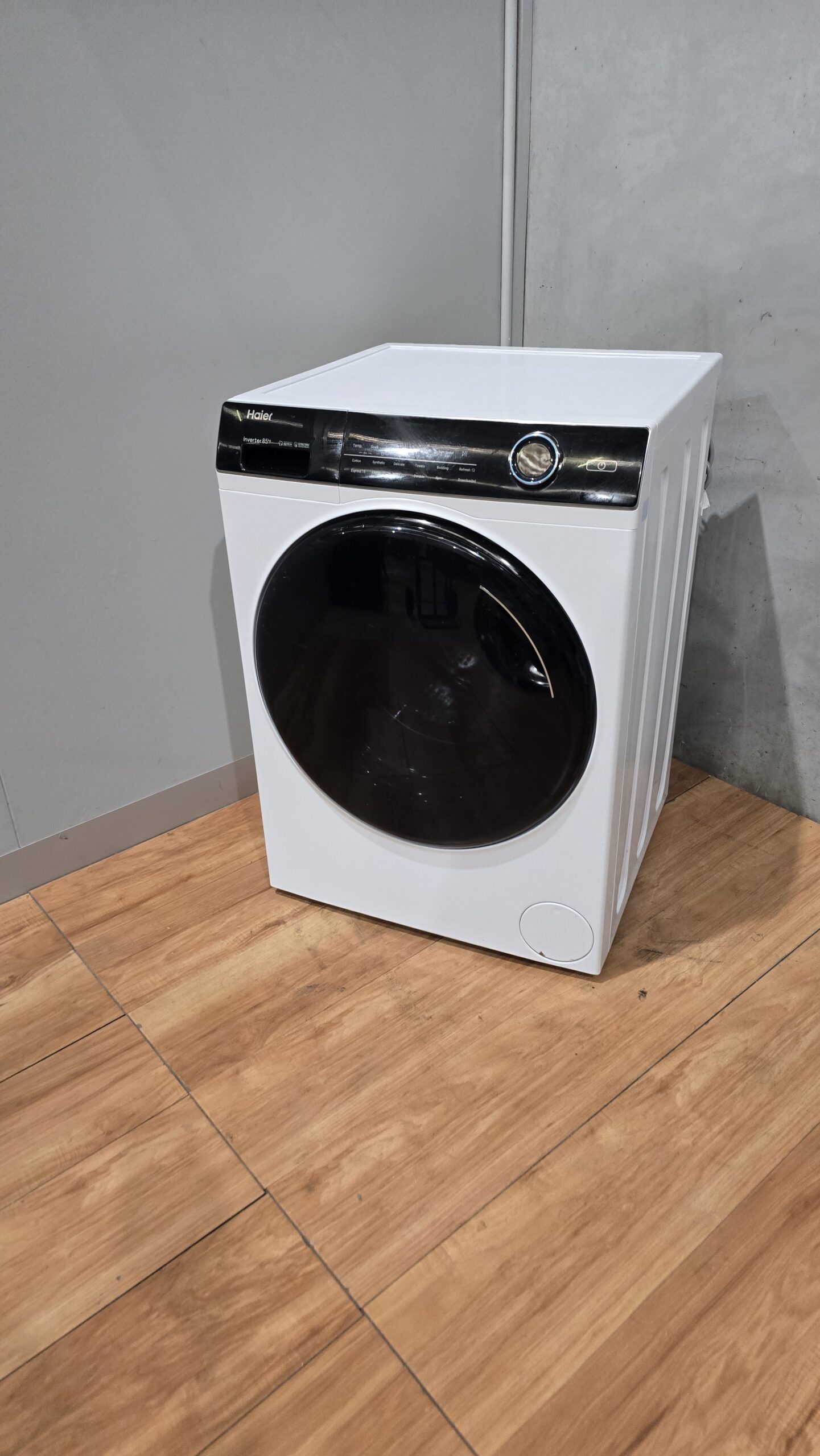 Haier 8.5kg front loader washing machine